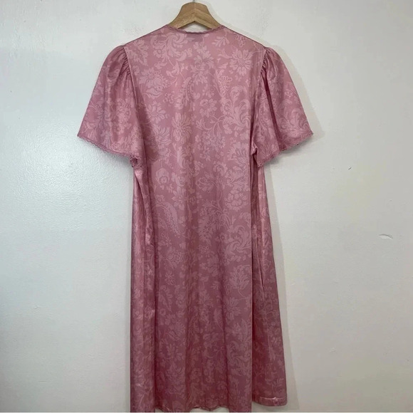 Vintage Vanity Fair Nightgown Medium Pink Short Flutter Sleeve Lace Detail USA - Picture 5 of 14